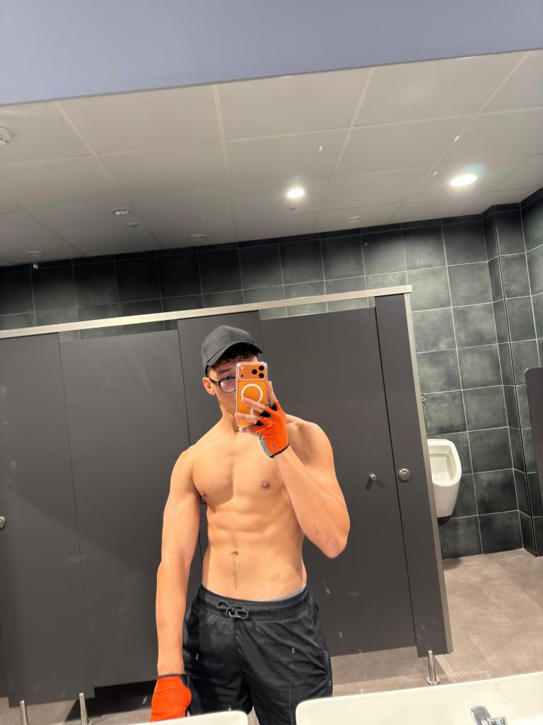 Chico busca chica en Málaga: 