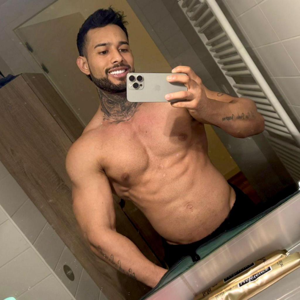 631253830: Chico busca chica en Barcelona