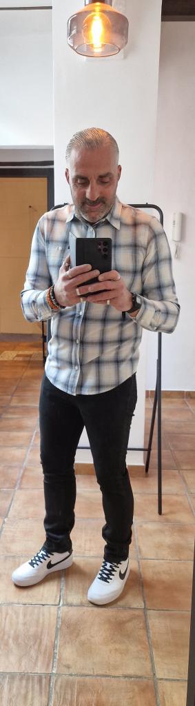 614164070: Chico busca chica en Granada