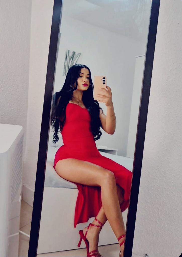 Chica busca chico en Granada: 