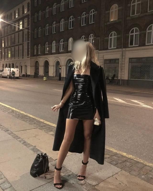 631297789: Chica busca chico en Barcelona