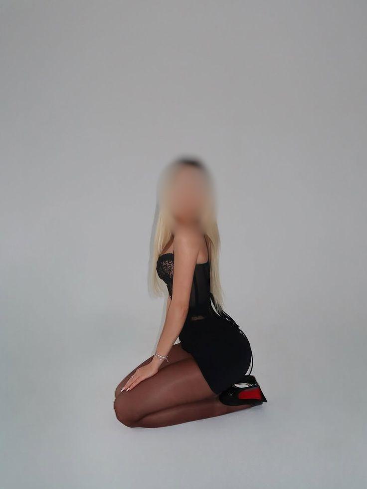631297789: Chica busca chico en Barcelona
