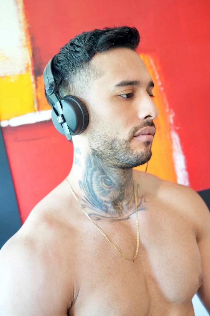 Chico busca chica en Barcelona: 