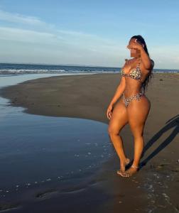670785815: Chica busca chico en Murcia