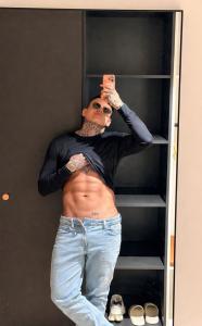 614842039: Chico busca chica en Barcelona