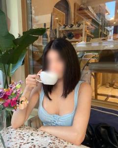 613313995: Chica busca chico en Madrid