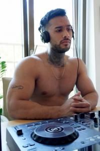 631253830: Chico busca chica en Barcelona