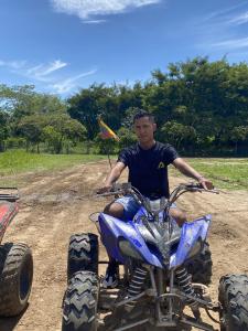 605459637: Chico busca chica en Madrid