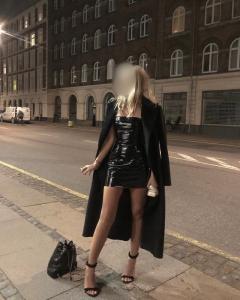 631297789: Chica busca chico en Barcelona