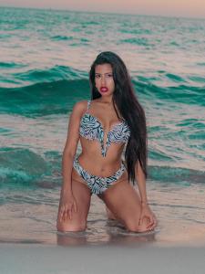 671397280: Chica busca chico en Barcelona
