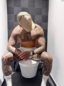 614842039: Chico busca chica en Barcelona