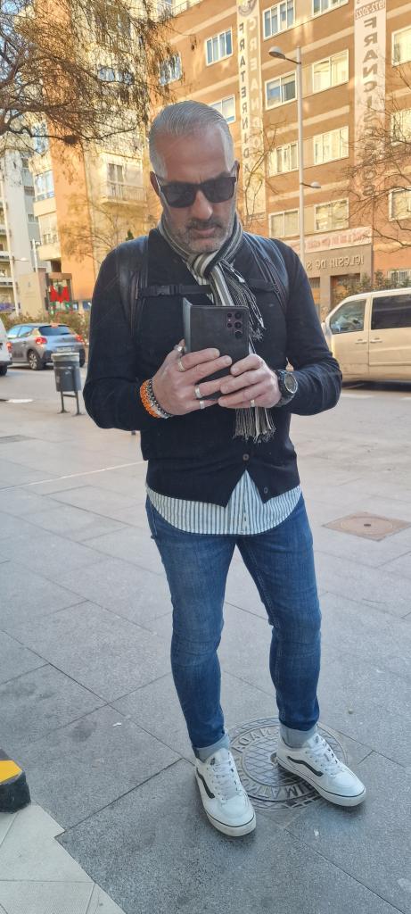 614164070: Chico busca chica en Granada