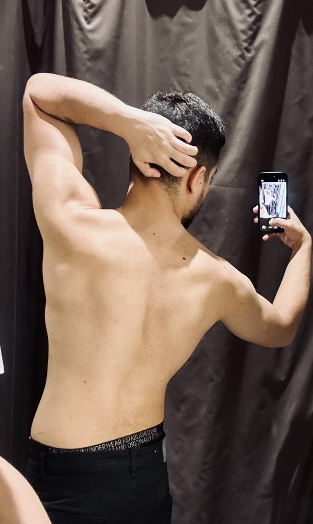 Chico busca chica en Sevilla: 