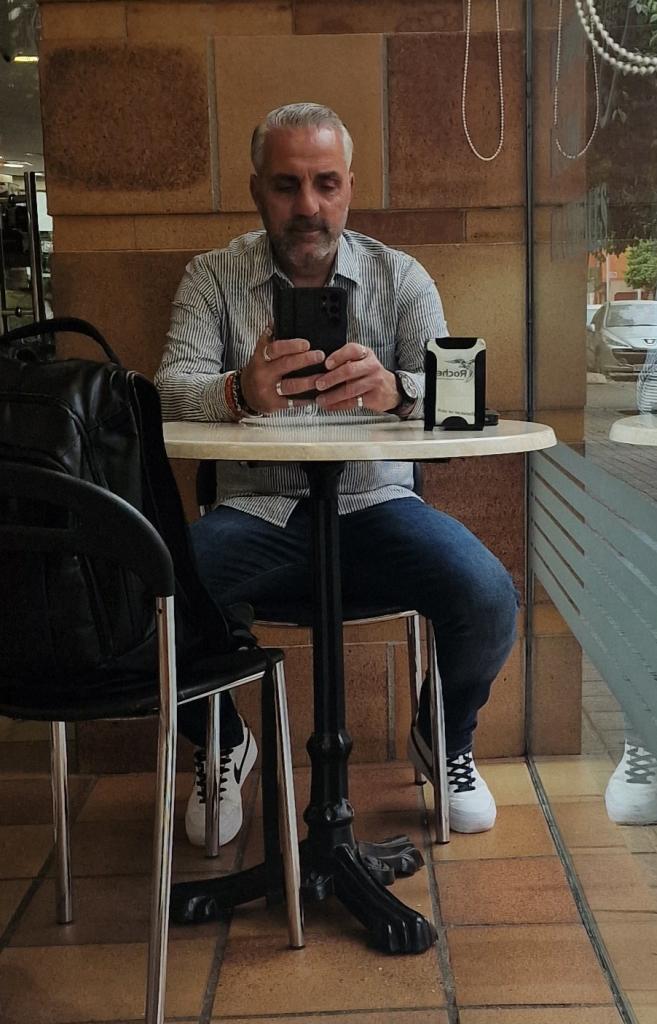 614164070: Chico busca chica en Granada