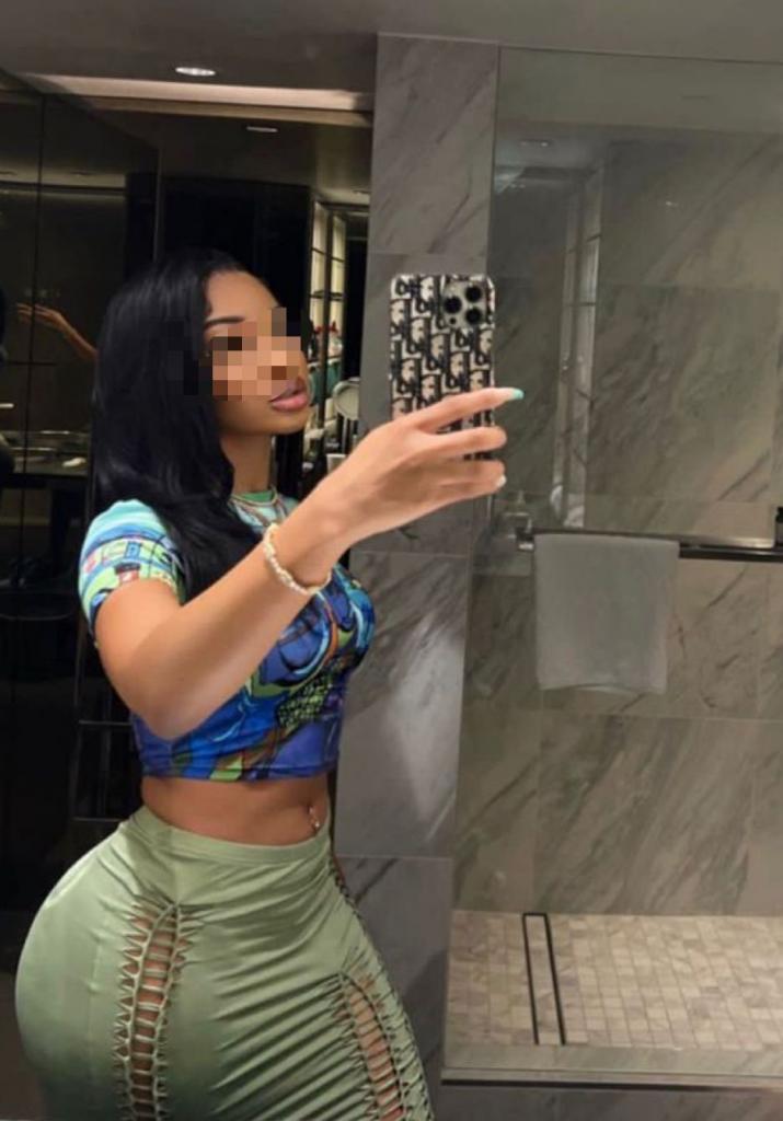 Chica busca chico en Cádiz: 