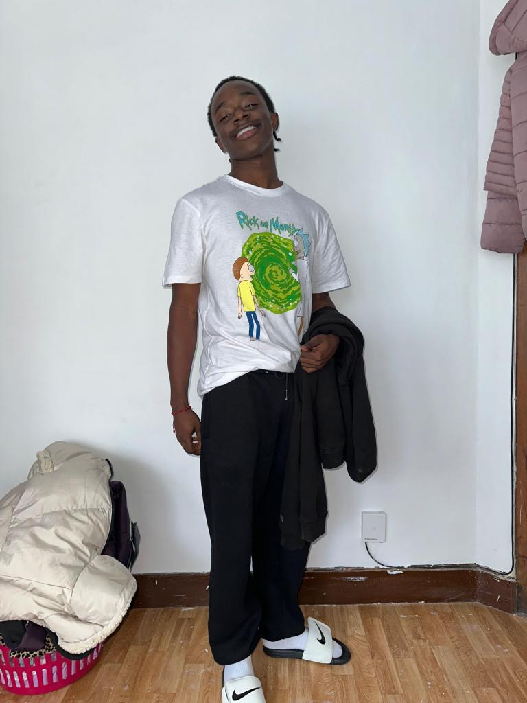 613871164: Chica busca chico en Madrid