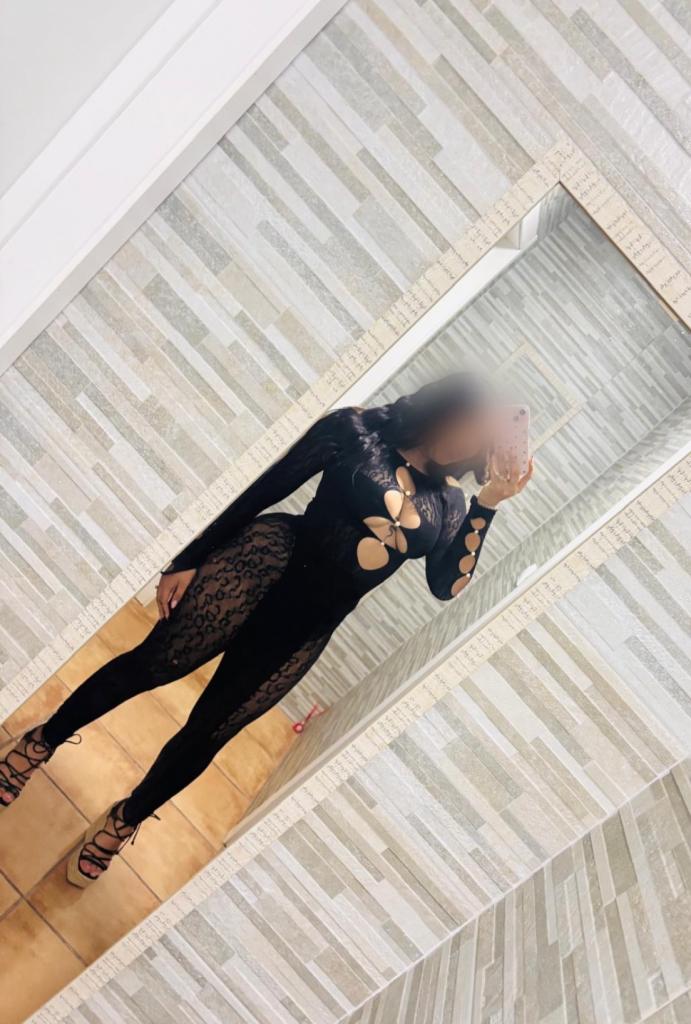 Chica busca chico en Granada: Chica busca chico