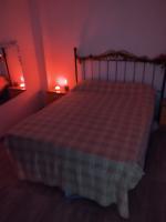 635568563: Chica busca chico en Sevilla