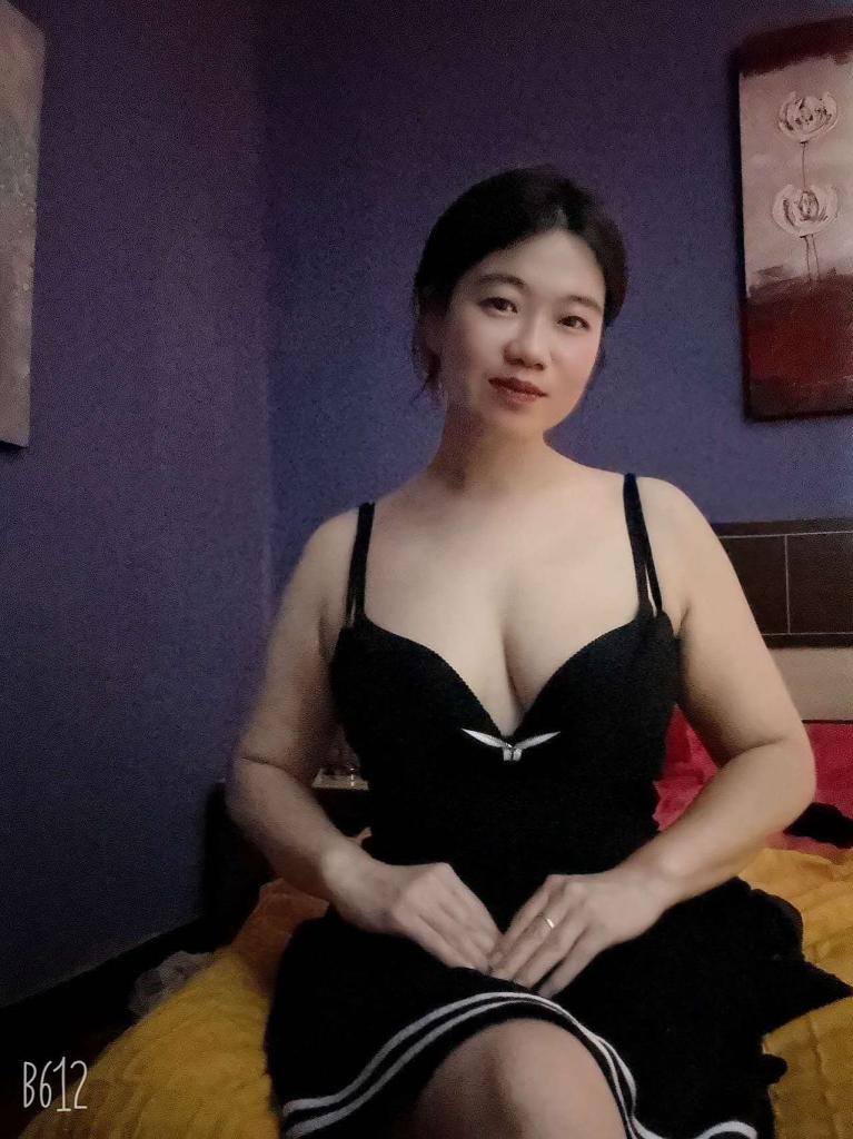 Chica busca chico en La Coruña: Chica busca chico