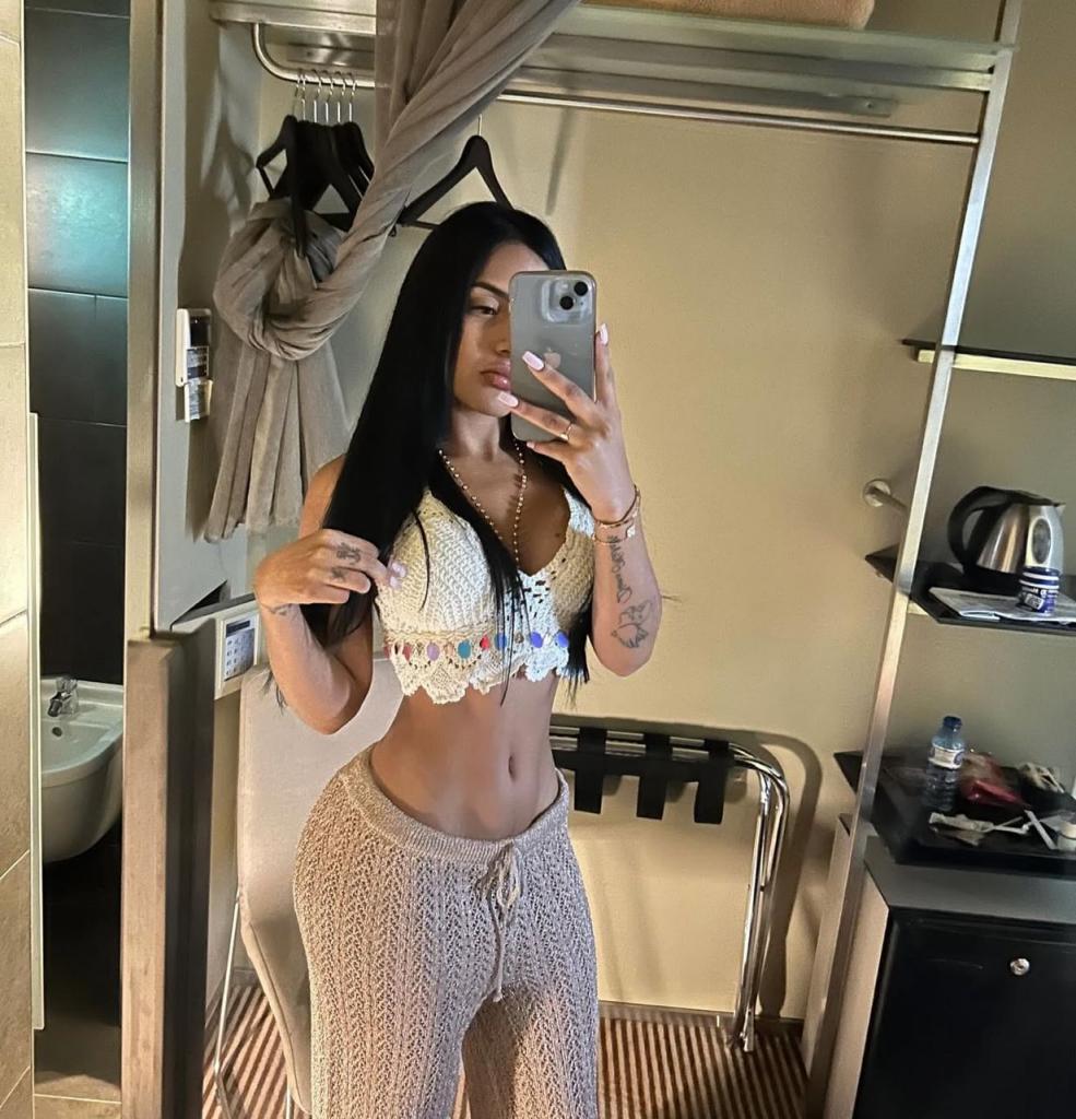 632886402: Chica busca chico en Gerona