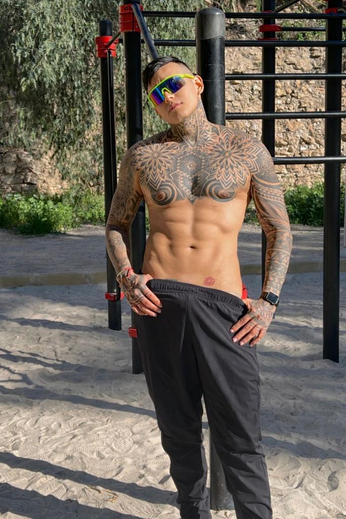 614842039: Chico busca chica en Barcelona