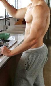 Chico busca chica en Sevilla: 