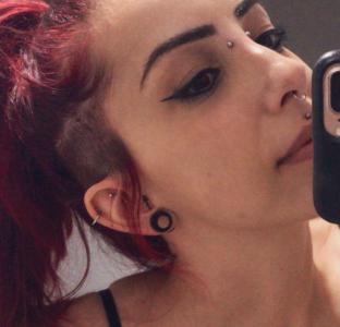 614808607: Chica busca chico en Barcelona