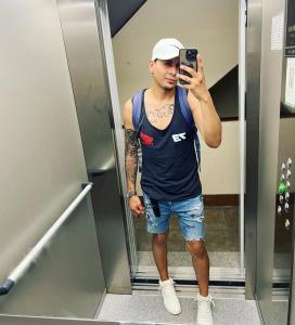 617238546: Chico busca chica en Barcelona