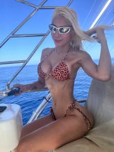 Chica busca chico en Ibiza: 