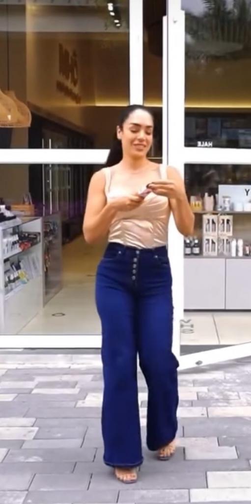 Chica busca chico en Cádiz: 