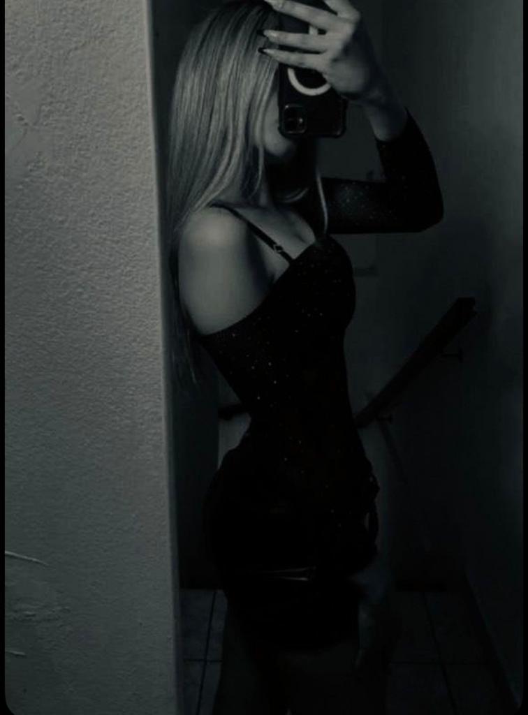 654215383: Chica busca chico en Melilla