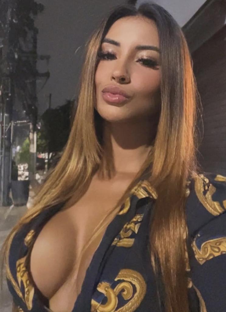 644784505: Chica busca chico en Mallorca
