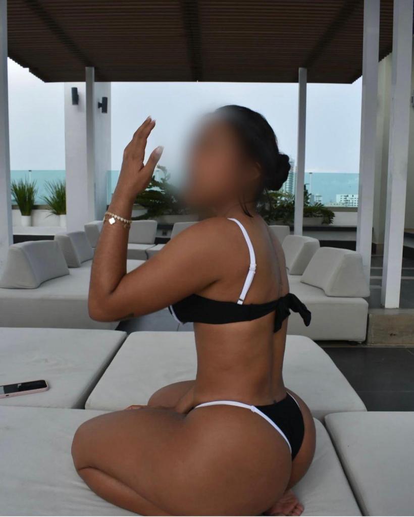 Chica busca chico en Cádiz: 