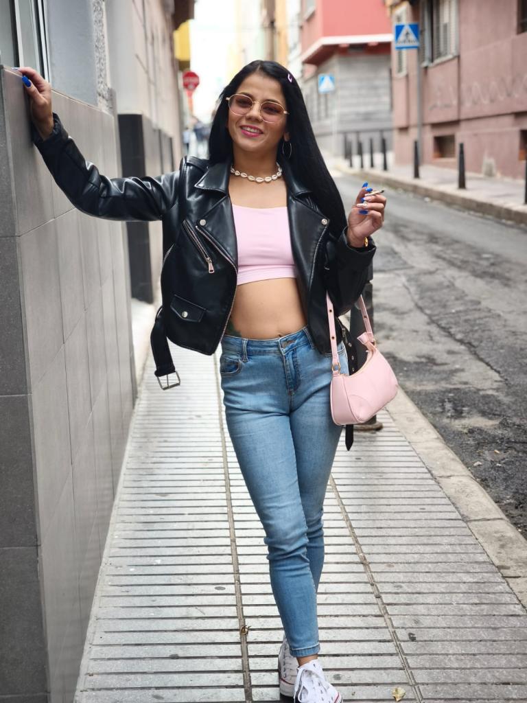Chica busca chico en Tenerife: Chica busca chico