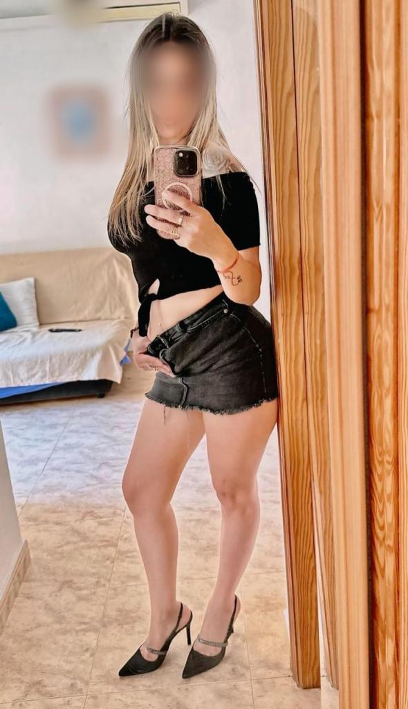 Chica busca chico en Alicante: Chica busca chico