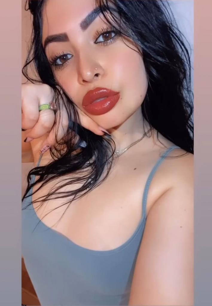 607338255: Chica busca chico en Sevilla