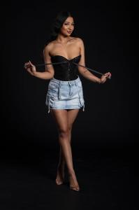 647315397: Chica busca chico en Madrid