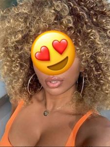 677128409: Chica busca chico en Cádiz