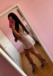 607338255: Chica busca chico en Sevilla