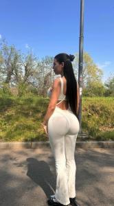 613786510: Chica busca chico en Málaga