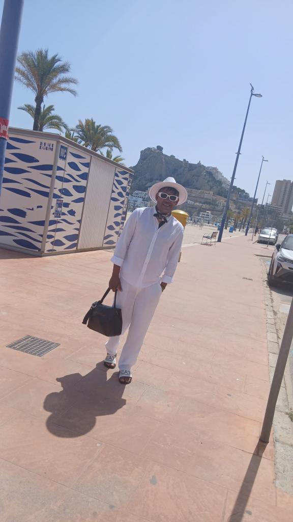Chica busca chico en Alicante: 