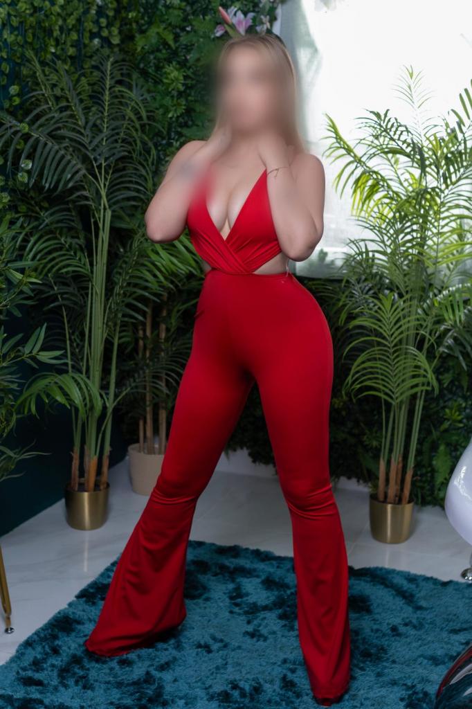 605715699: Chica busca chico en Sevilla
