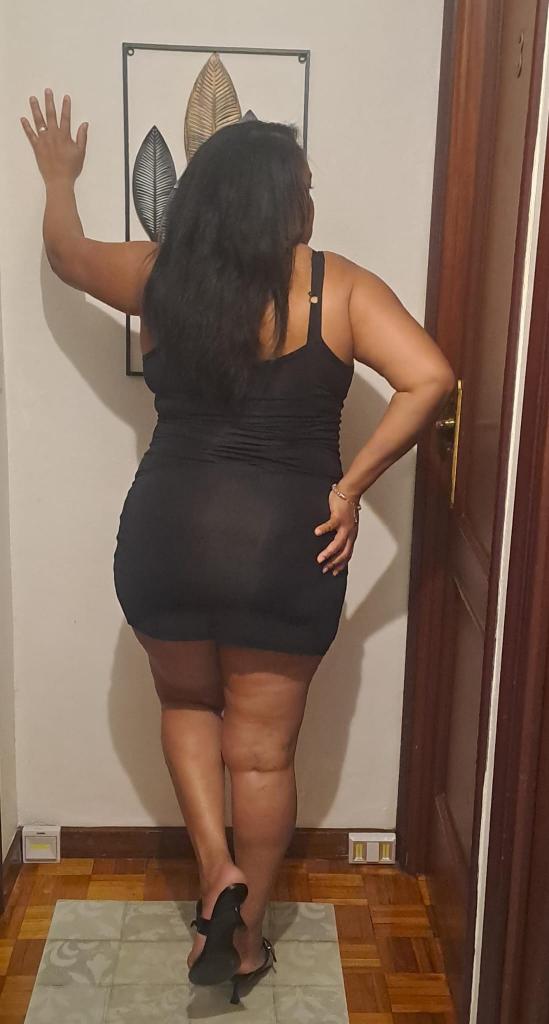653557330: Chica busca chico en Pontevedra