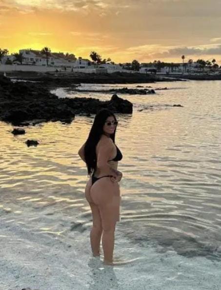 Chica busca chico en Ibiza: 