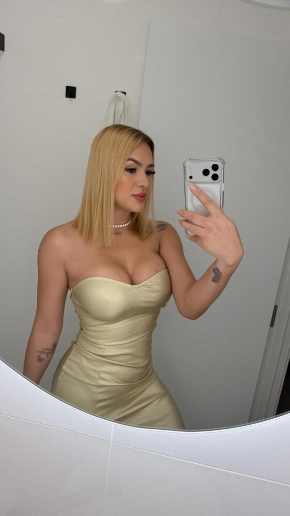 671134267: Chica busca chico en Sevilla