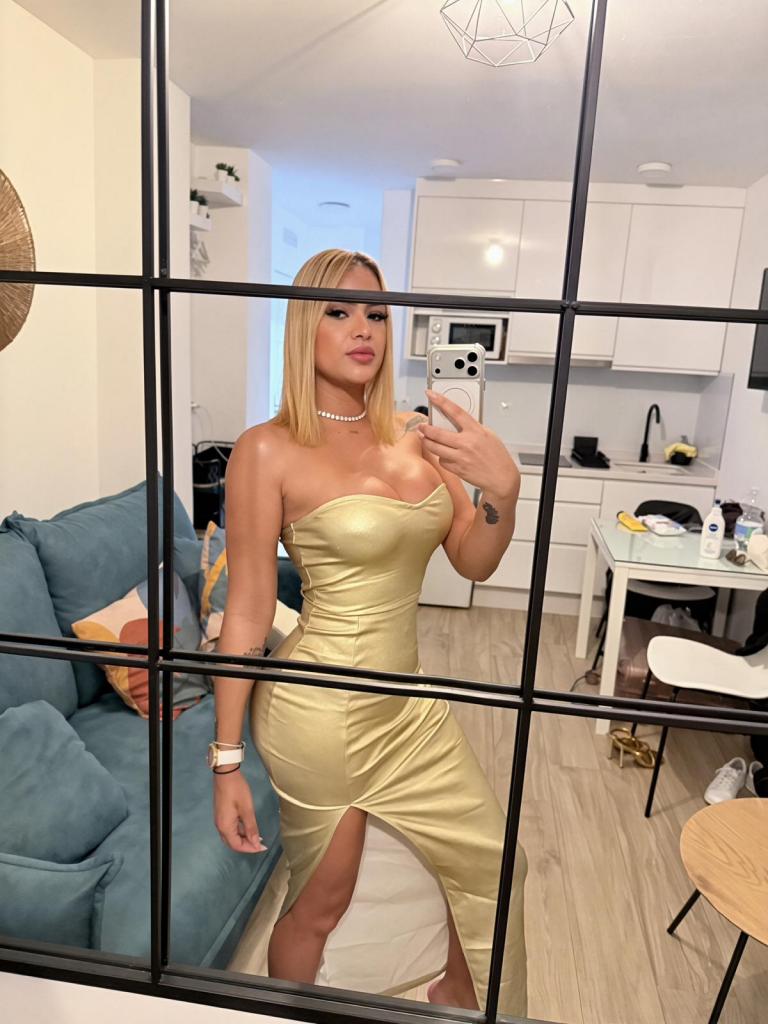 671134267: Chica busca chico en Sevilla