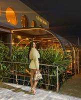 647315397: Chica busca chico en Madrid