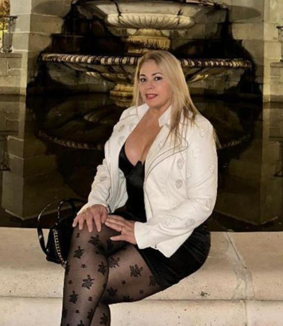 613384601: Chica busca chico en La Coruña