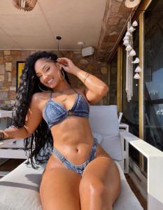 Chica busca chico en Almería: 