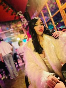 613654198: Chica busca chico en Madrid